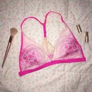 VICTORIA’S SECRET Pretty lace Bralette Size L